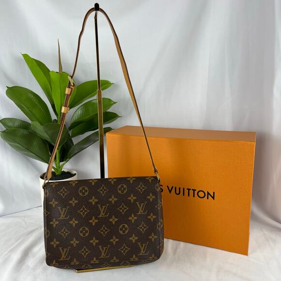 LOUIS VUITTON Musette Tango Adjustable Shoulder Strap Monogram Canvas W/COA - Picture 1 of 17